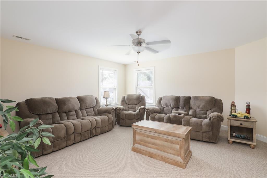 2689 Lamplight Circle High Point, NC 27265 - Photo 22 of 37