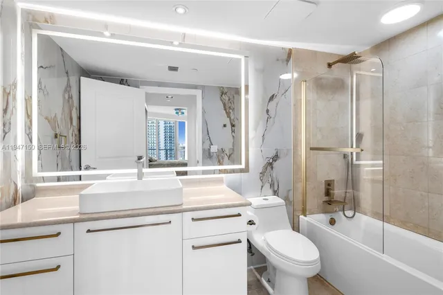 $1,800,000 | 3101 South Ocean Drive, Unit 2605, Hollywood, FL 33019