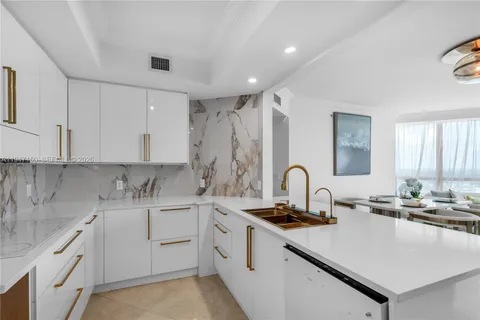 $1,700,000 | 3101 South Ocean Drive, Unit 2605, Hollywood, FL 33019