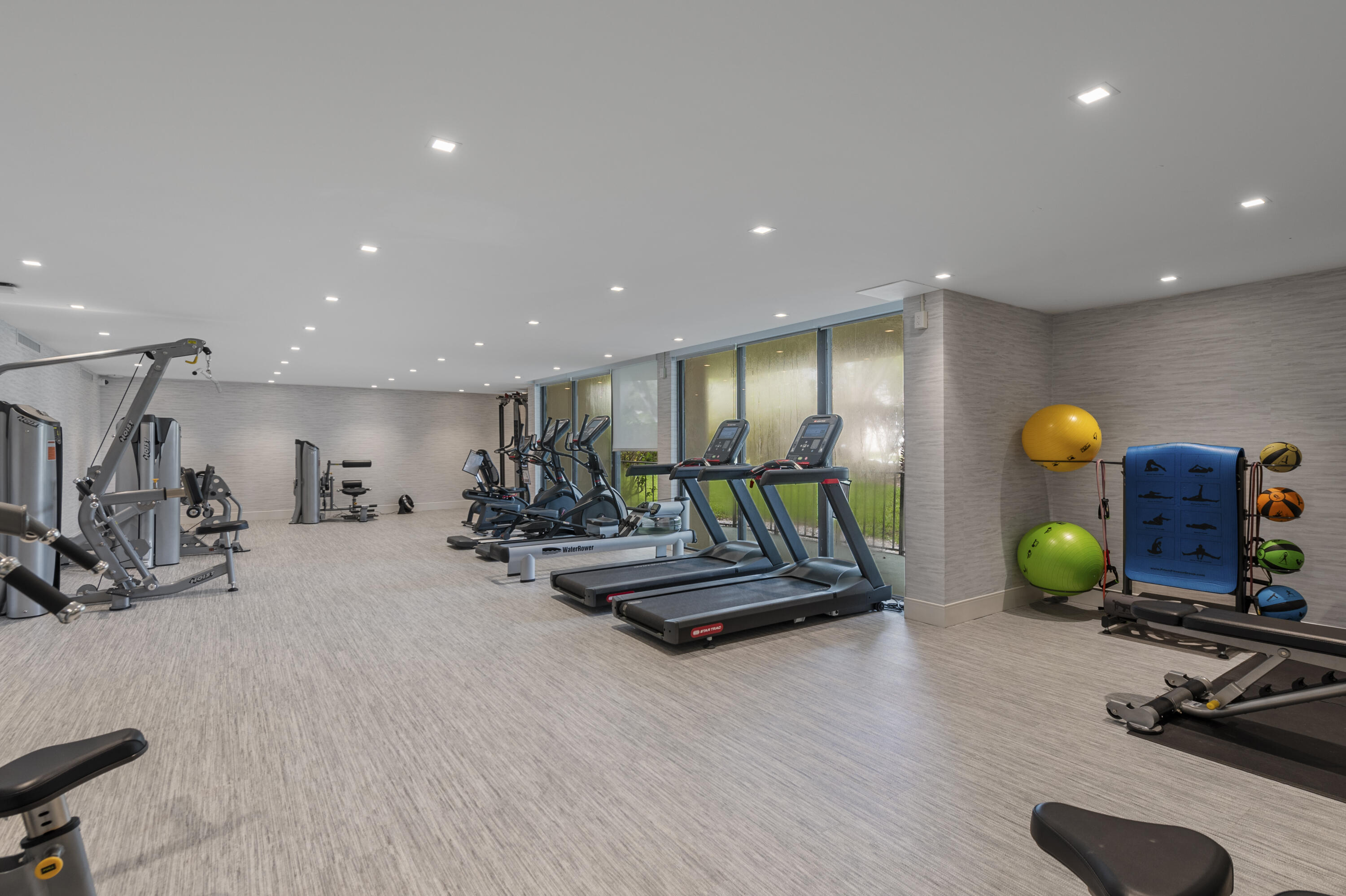 800 Jeffery Street, Unit 204 Boca Raton, FL 33487 - Photo 32 of 36 a view of a room with gym equipment