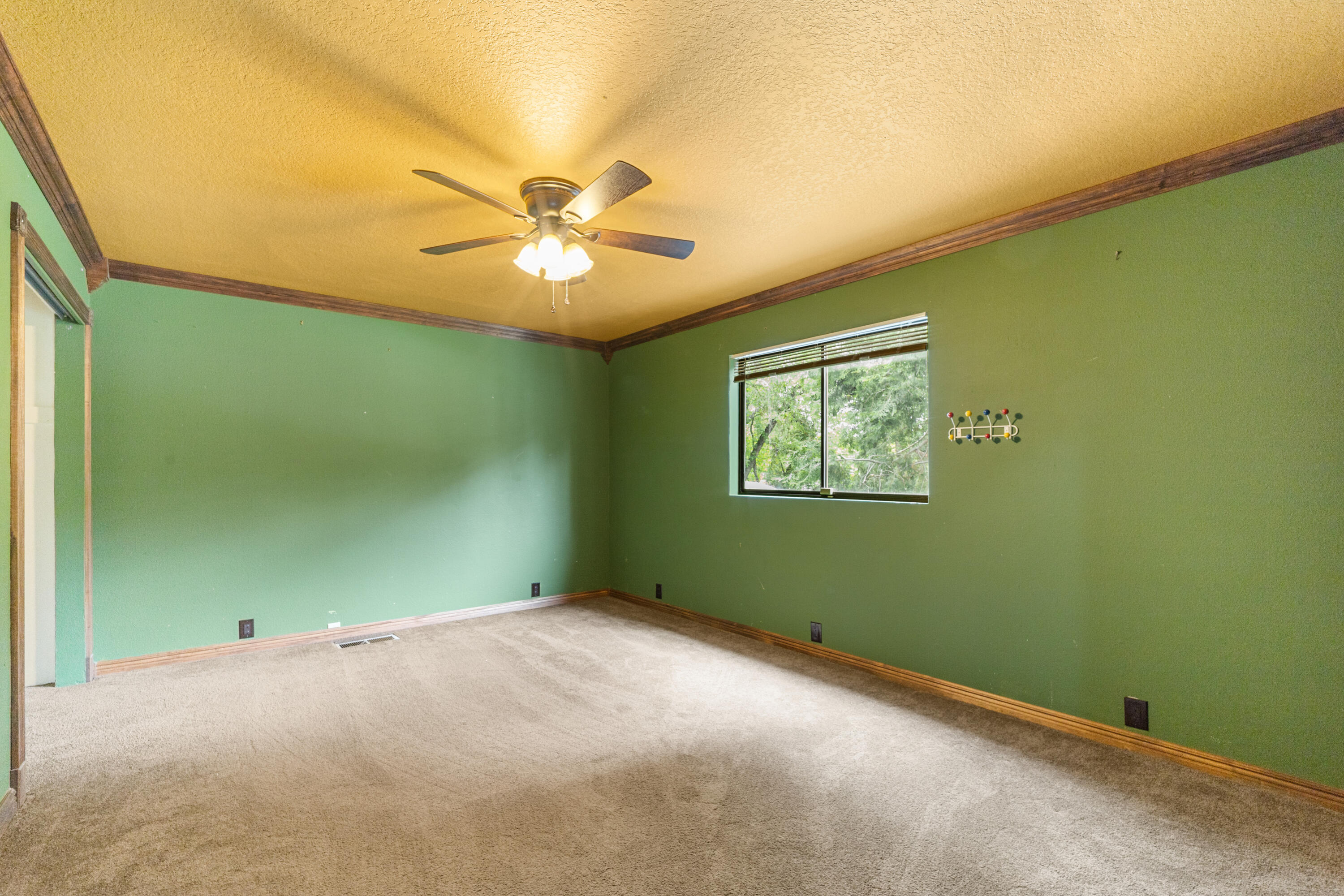 9891 Harley Leighton Road Redding, CA 96003 - Photo 44 of 52 Interior20