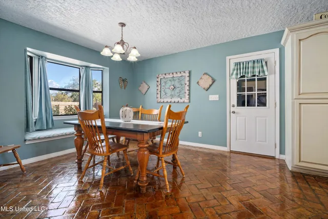 $269,900 | 7605 Methodist Church Road, Moss Point, MS 39562