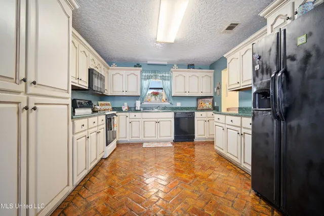 $269,900 | 7605 Methodist Church Road, Moss Point, MS 39562