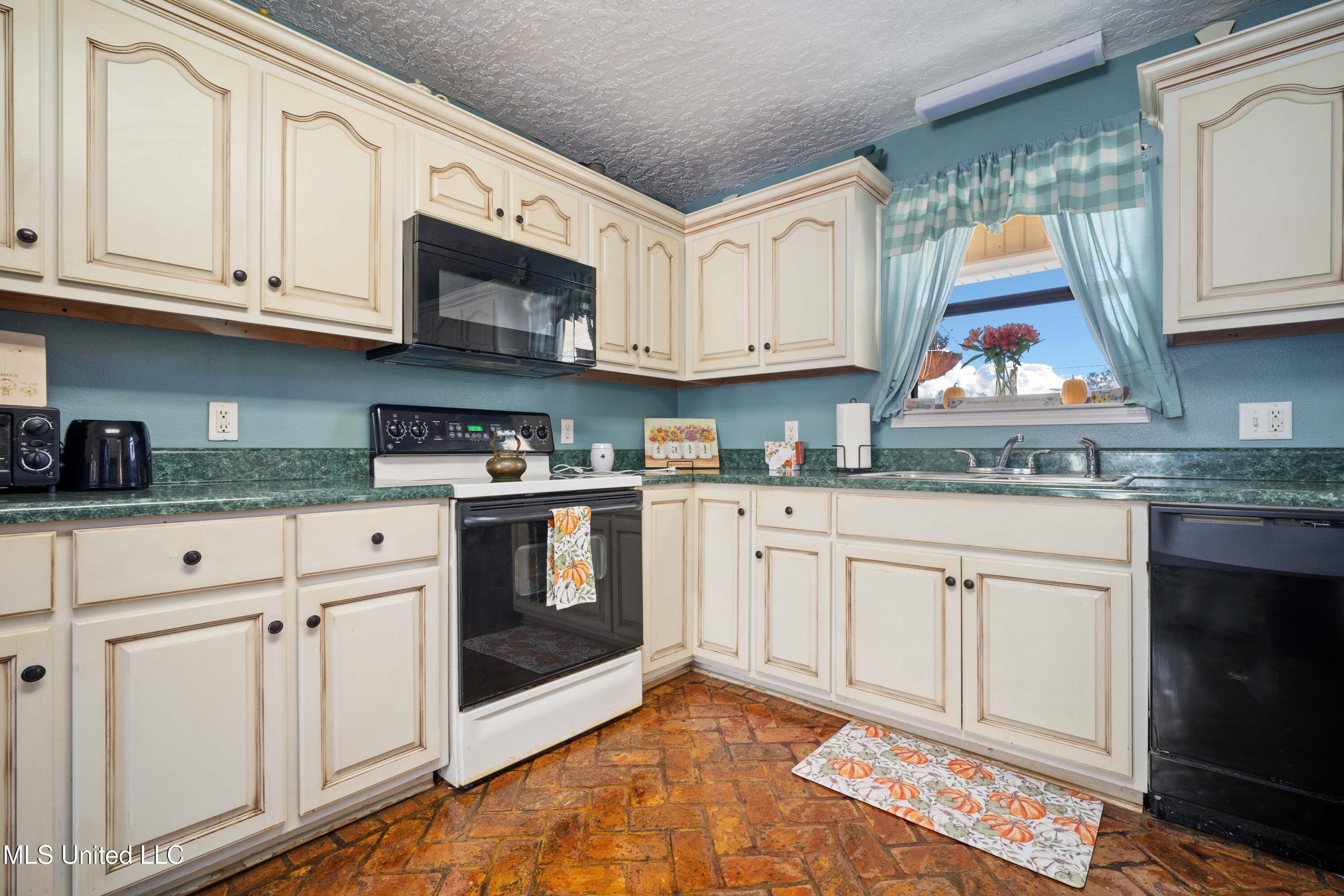 7605 Methodist Church Road Moss Point, MS 39562 - Photo 8 of 27 MC-4567