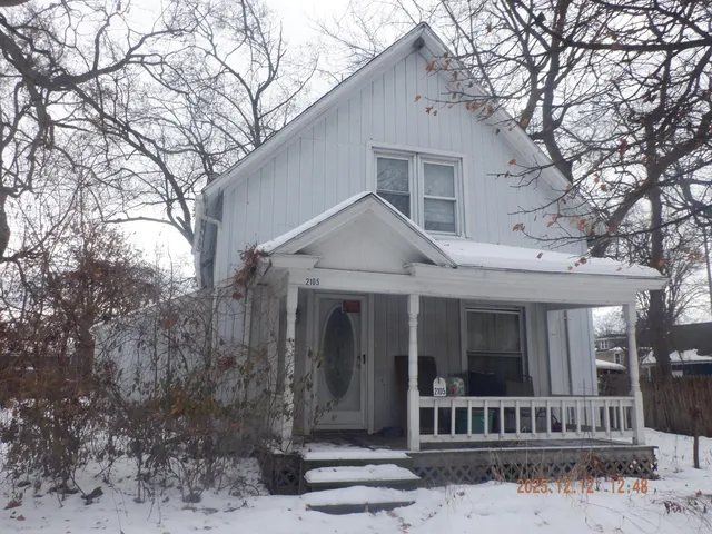 $1 | 2105 East Ganson Street, Jackson, MI 49202