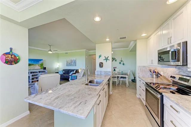 $289,000 | 7121 River Hammock Drive, Unit 306, Bradenton, FL 34212