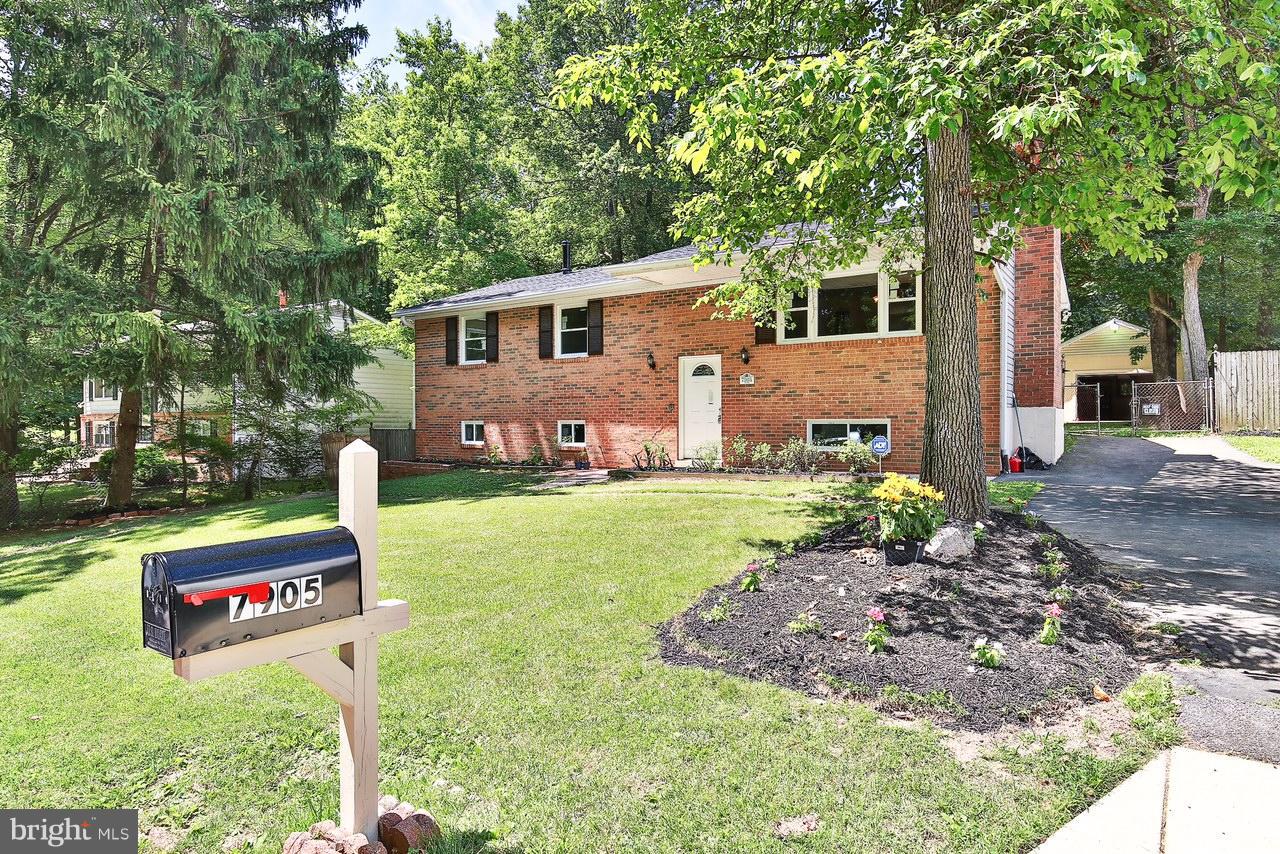7905 Colonial Lane Clinton, MD 20735 - Photo 1 of 23 Exterior (Front)
