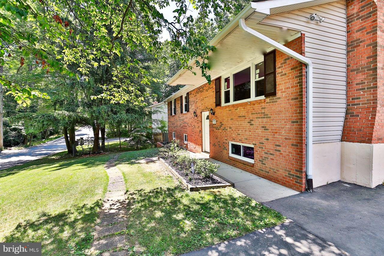 7905 Colonial Lane Clinton, MD 20735 - Photo 2 of 23 Exterior (General)