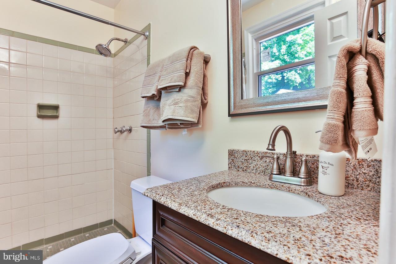 7905 Colonial Lane Clinton, MD 20735 - Photo 14 of 23 Bath