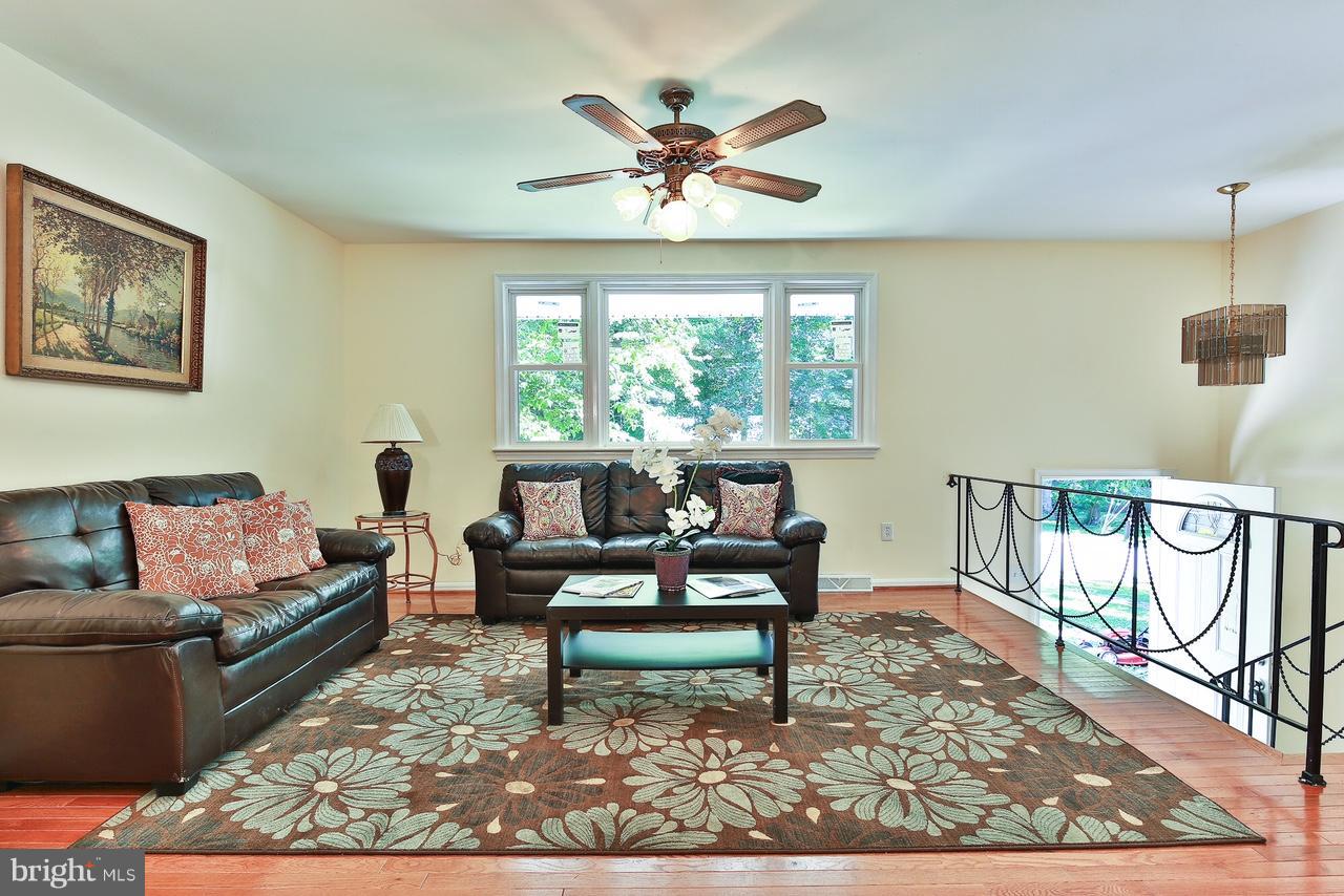 7905 Colonial Lane Clinton, MD 20735 - Photo 6 of 23 Interior (General)