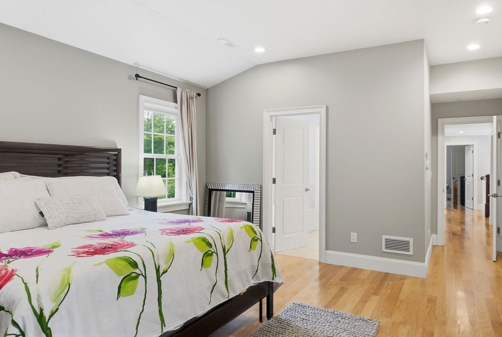 7 Davis Road Bedford, MA 01730 - Photo 19 of 37