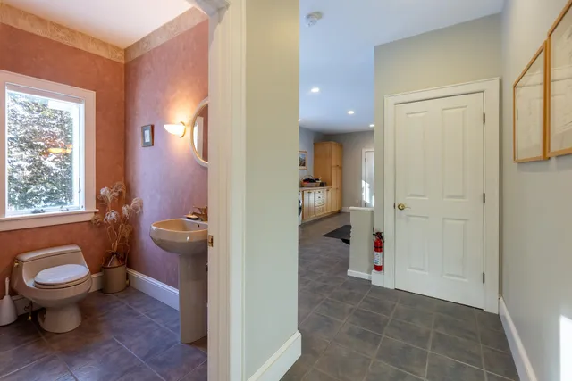 $1,700,000 | 10 Dairy Lane, Hanover, NH 03755