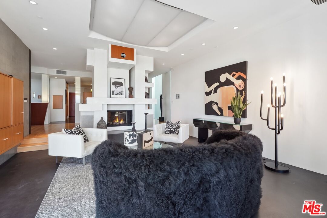 2238 Stradella Road Los Angeles, CA 90077 - Photo 13 of 75