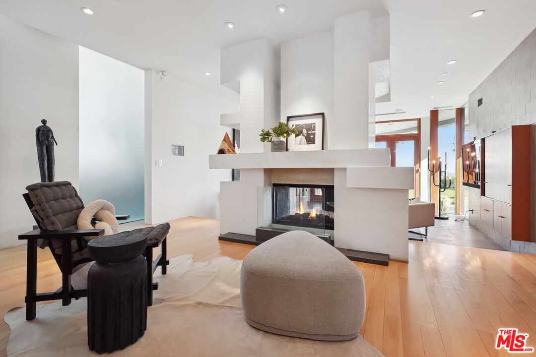 2238 Stradella Road Los Angeles, CA 90077 - Photo 15 of 75