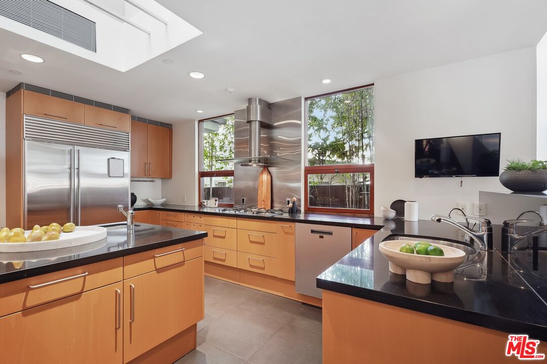 2238 Stradella Road Los Angeles, CA 90077 - Photo 16 of 75