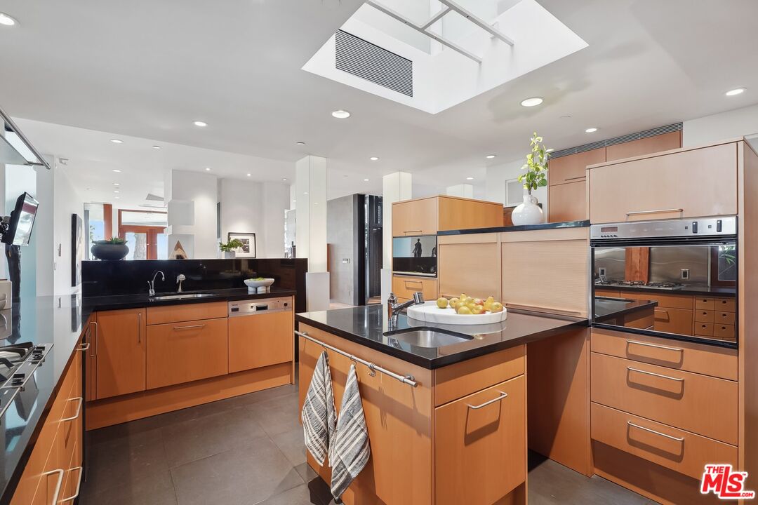 2238 Stradella Road Los Angeles, CA 90077 - Photo 18 of 75