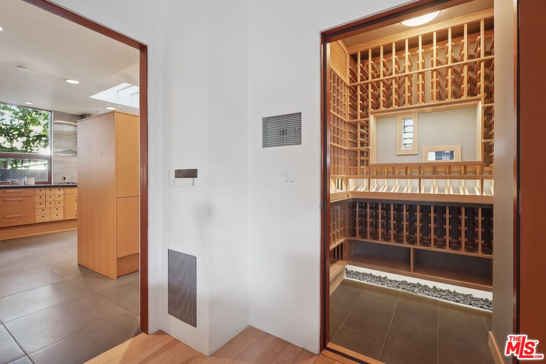 2238 Stradella Road Los Angeles, CA 90077 - Photo 21 of 75