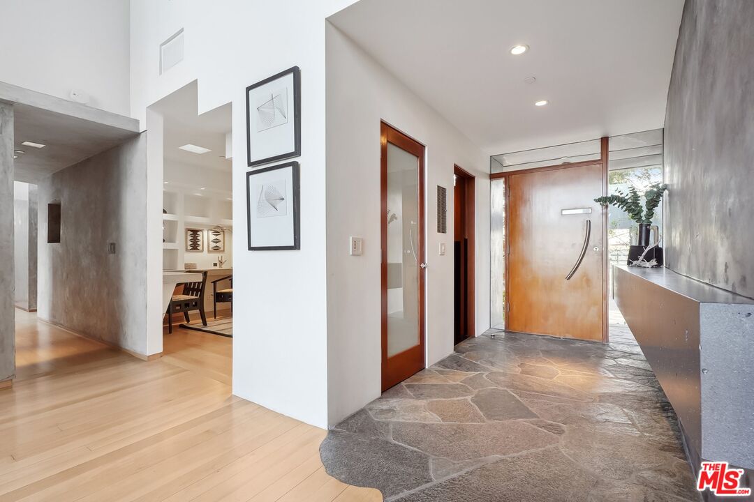 2238 Stradella Road Los Angeles, CA 90077 - Photo 22 of 75