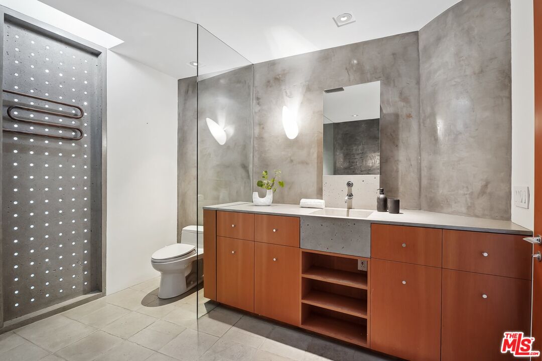 2238 Stradella Road Los Angeles, CA 90077 - Photo 29 of 75