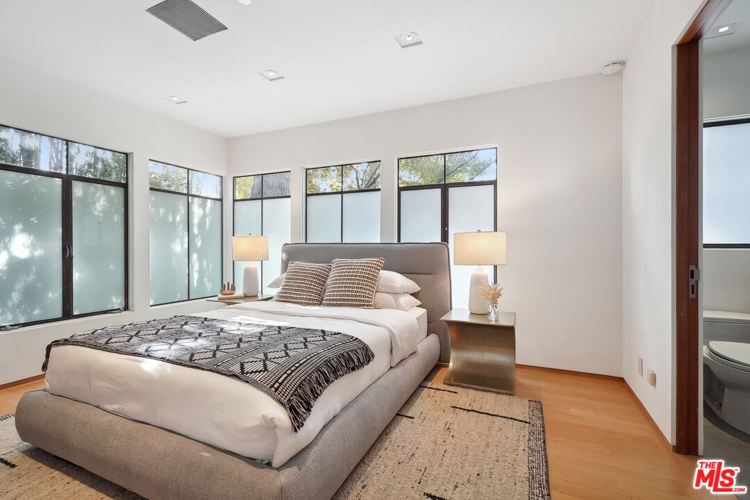 2238 Stradella Road Los Angeles, CA 90077 - Photo 30 of 75