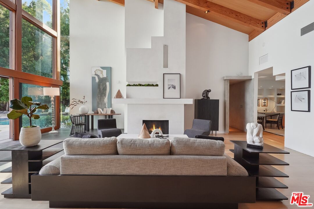 2238 Stradella Road Los Angeles, CA 90077 - Photo 3 of 75