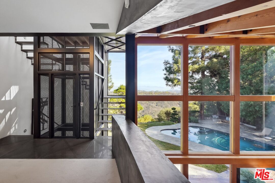 2238 Stradella Road Los Angeles, CA 90077 - Photo 35 of 75