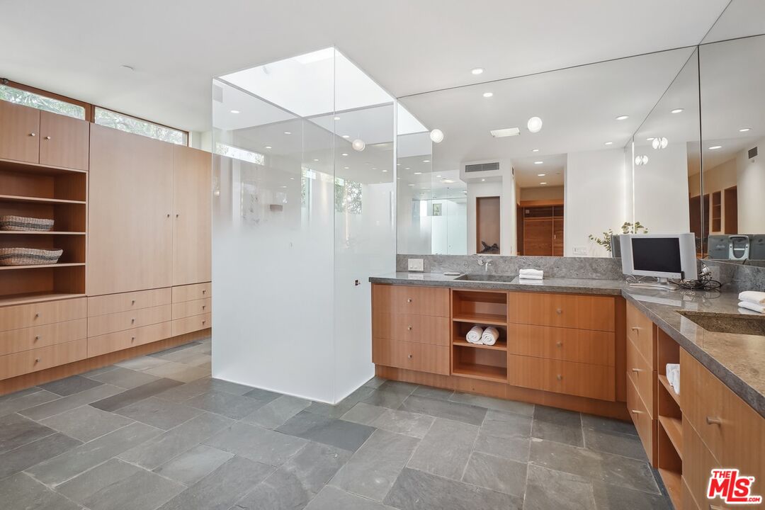 2238 Stradella Road Los Angeles, CA 90077 - Photo 43 of 75