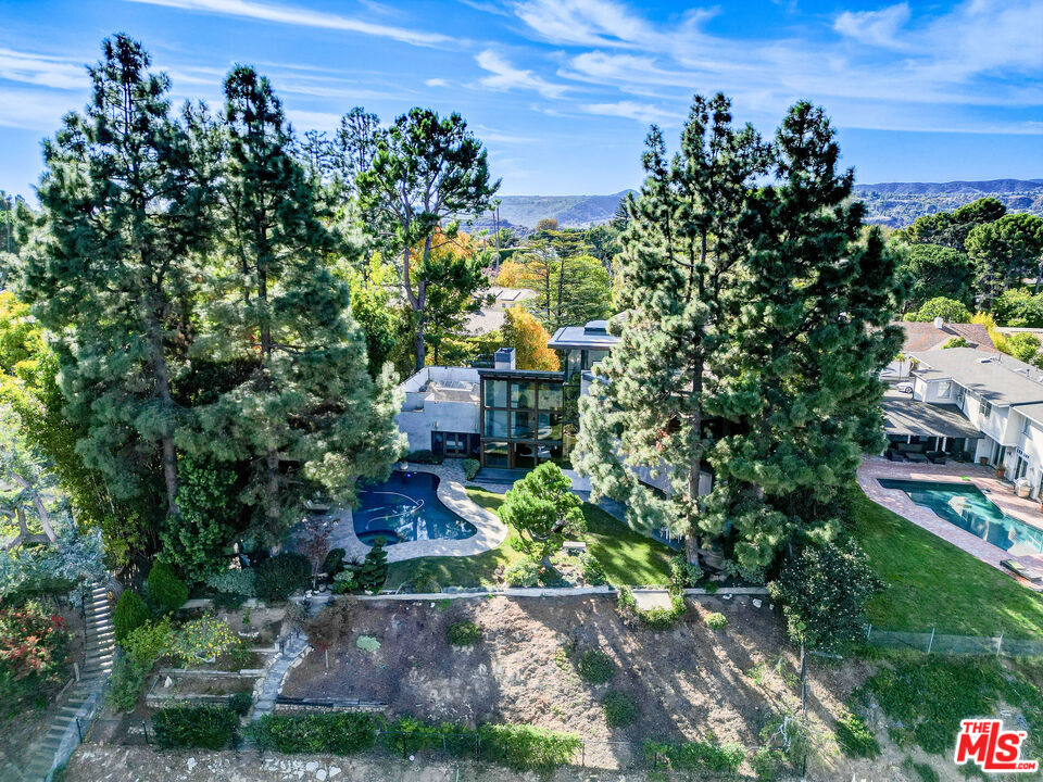 2238 Stradella Road Los Angeles, CA 90077 - Photo 67 of 75