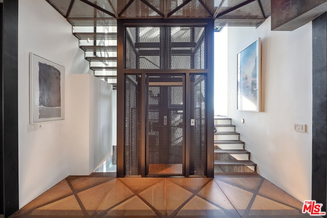 2238 Stradella Road Los Angeles, CA 90077 - Photo 7 of 75