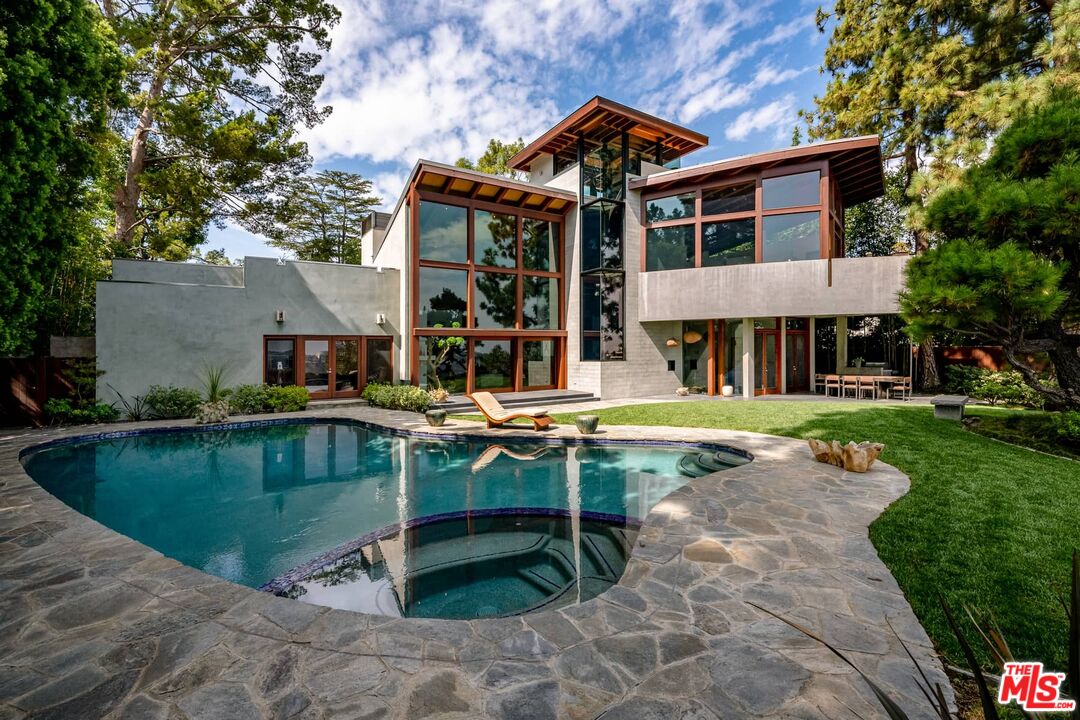 2238 Stradella Road Los Angeles, CA 90077 - Photo 71 of 75
