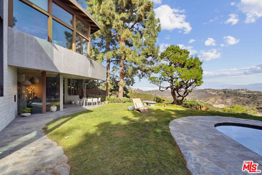 2238 Stradella Road Los Angeles, CA 90077 - Photo 74 of 75