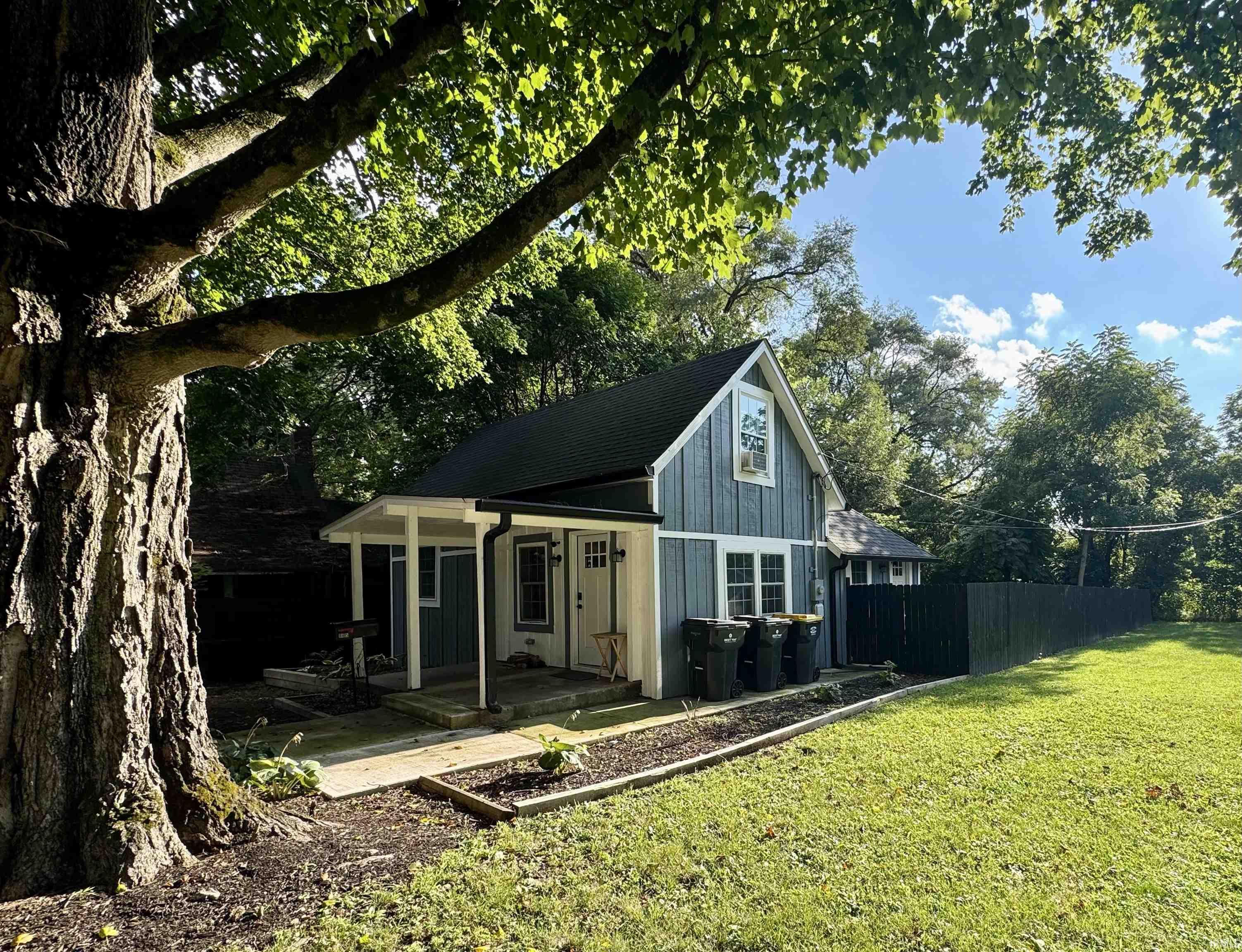 1015 Chestnut Street Anderson, IN 46012 - Photo 1 of 21 Gallery Image 1
