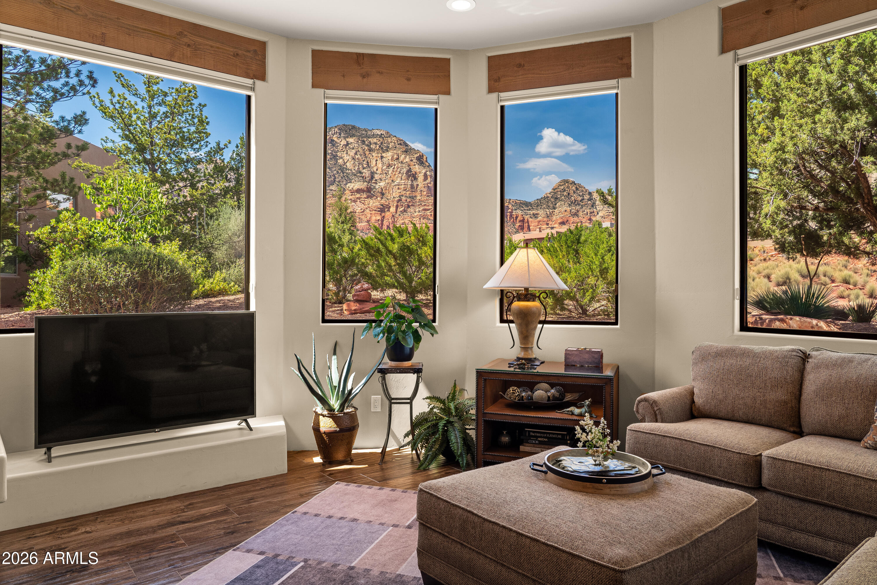 2335 Mule Deer Road Sedona, AZ 86336 - Photo 6 of 50 living room