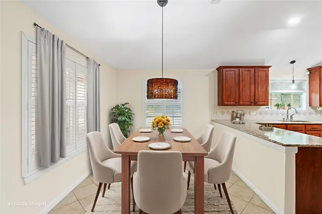 $350,000 | 915 West Palmcrest Court, Pearland, TX 77584