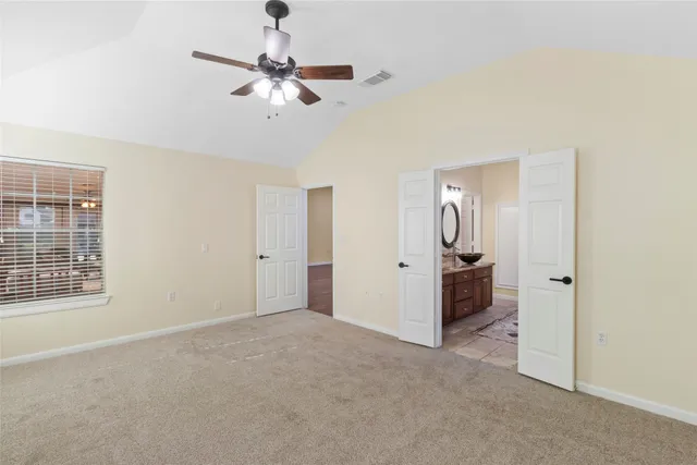 $350,000 | 915 West Palmcrest Court, Pearland, TX 77584