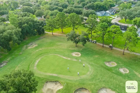 $350,000 | 915 West Palmcrest Court, Pearland, TX 77584