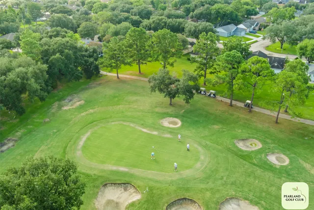 $350,000 | 915 West Palmcrest Court, Pearland, TX 77584