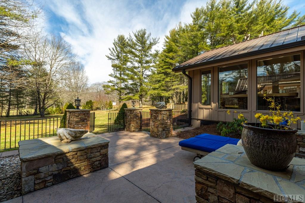 375 Flat Mountain Road Highlands, NC 28741 - Photo 25 of 37 Gallery Image 25