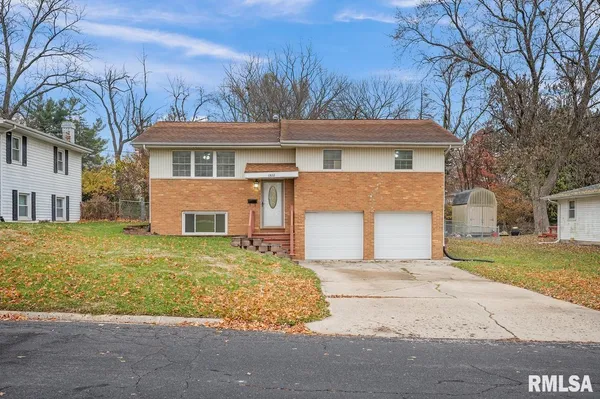 $2,150 | 6822 North Kimberly Drive, Peoria, IL 61614