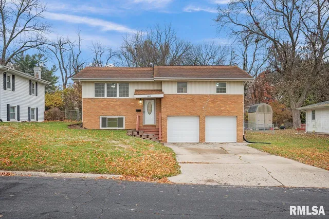 $2,200 | 6822 North Kimberly Drive, Peoria, IL 61614
