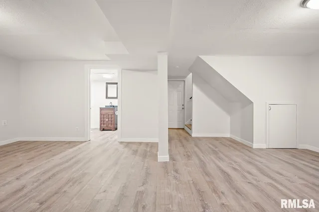 $2,200 | 6822 North Kimberly Drive, Peoria, IL 61614