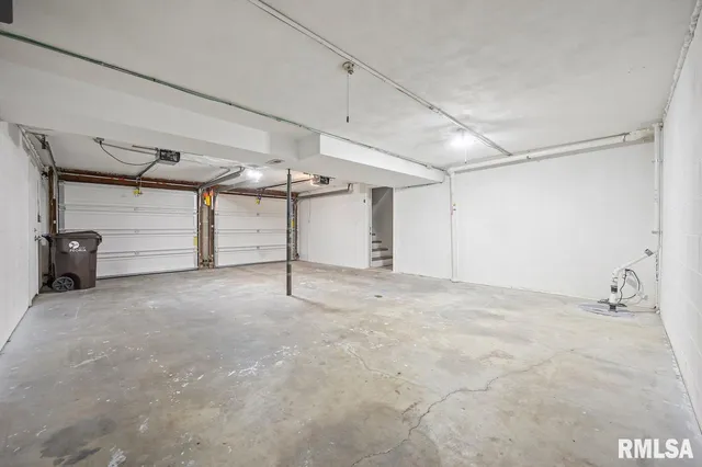 $2,200 | 6822 North Kimberly Drive, Peoria, IL 61614