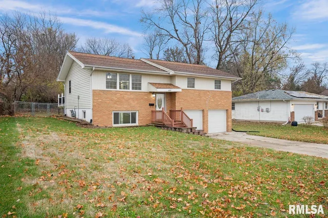 $2,200 | 6822 North Kimberly Drive, Peoria, IL 61614