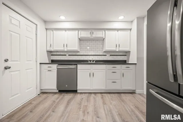 $2,200 | 6822 North Kimberly Drive, Peoria, IL 61614