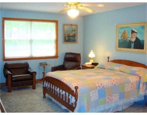 10 Pine Hill Road Easthampton, MA 01027 - Photo 12 of 23 Gallery Image 12