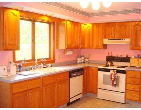 10 Pine Hill Road Easthampton, MA 01027 - Photo 4 of 23 Gallery Image 4