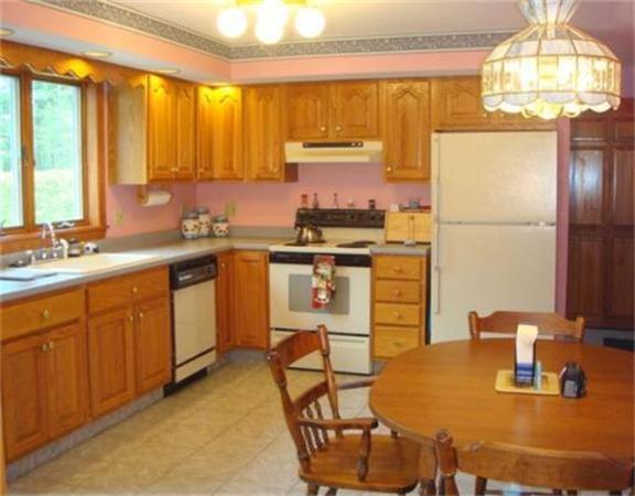 10 Pine Hill Road Easthampton, MA 01027 - Photo 6 of 23 Gallery Image 6