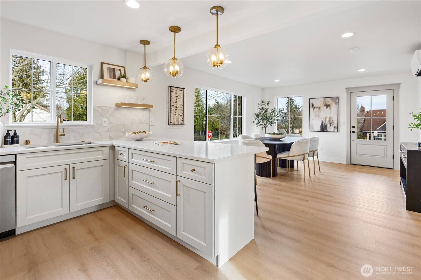 9003 30th Avenue Southwest Seattle, WA 98126 - Photo 13 of 40