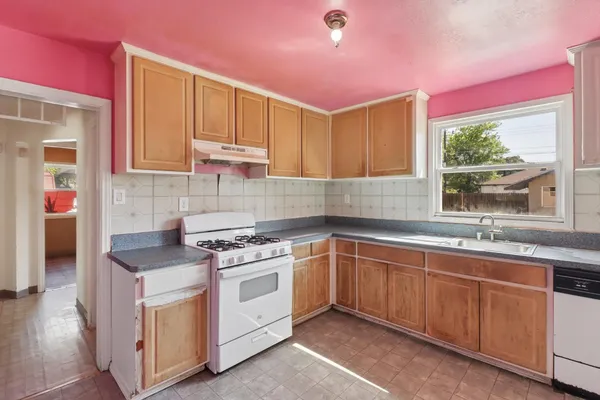 $350,000 | 1022 Frienza Avenue, Sacramento, CA 95815