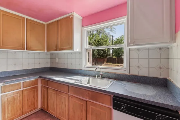 $350,000 | 1022 Frienza Avenue, Sacramento, CA 95815